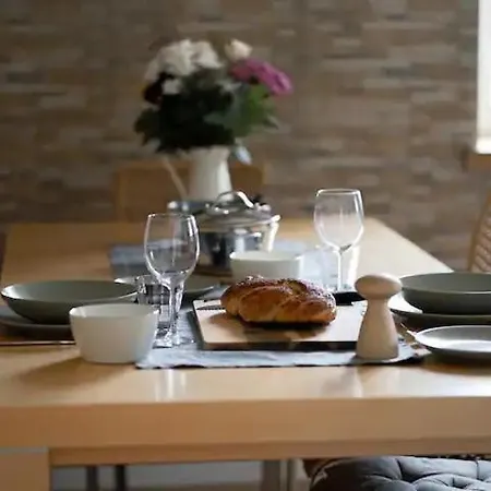 度假居 Mit Gemuetlichen Freisitz Fuer Bis Zu 10personen