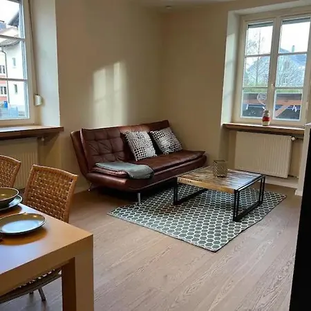 Mit Gemuetlichen Freisitz Fuer Bis Zu 10personen