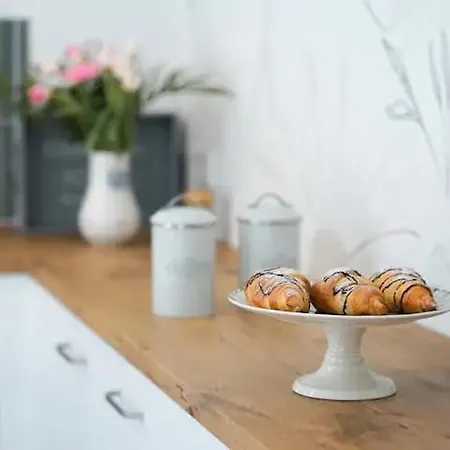 Mit Gemuetlichen Freisitz Fuer Bis Zu 10personen 罗拉赫