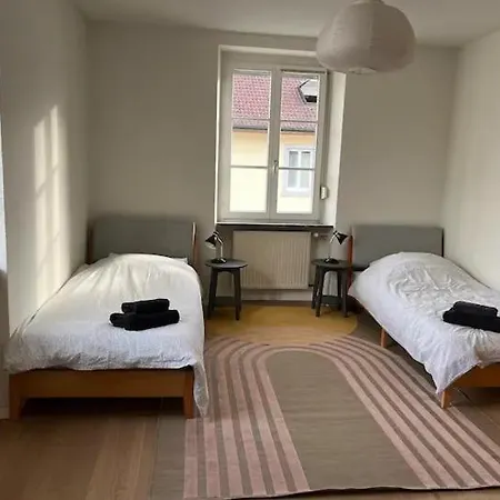 Mit Gemuetlichen Freisitz Fuer Bis Zu 10personen 度假居 *